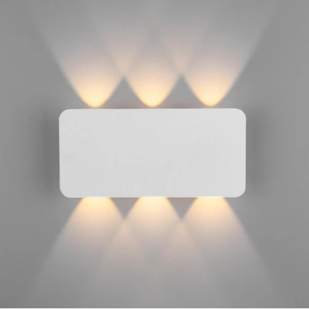 Настенный светодиодный светильник Elektrostandard 40138/1 LED белый