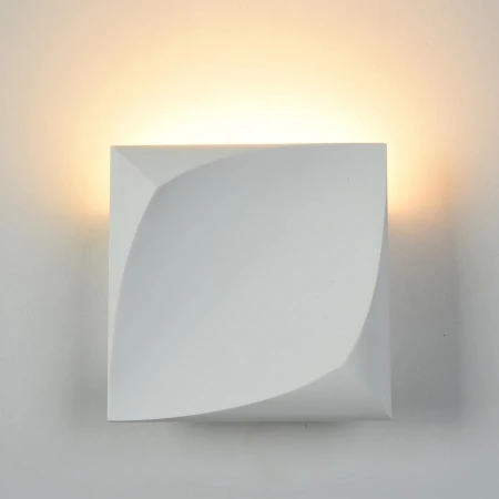 Бра Maytoni C198-WL-01-3W-W Pero